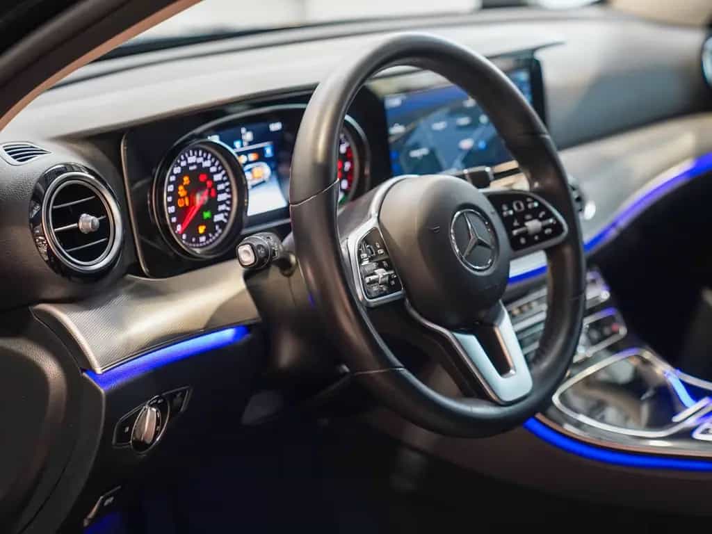 Mercedes-Benz E-Class 200 T AMG Line MULTIBEAM Kamera Totwinkel DAB 11/2019-photo-17