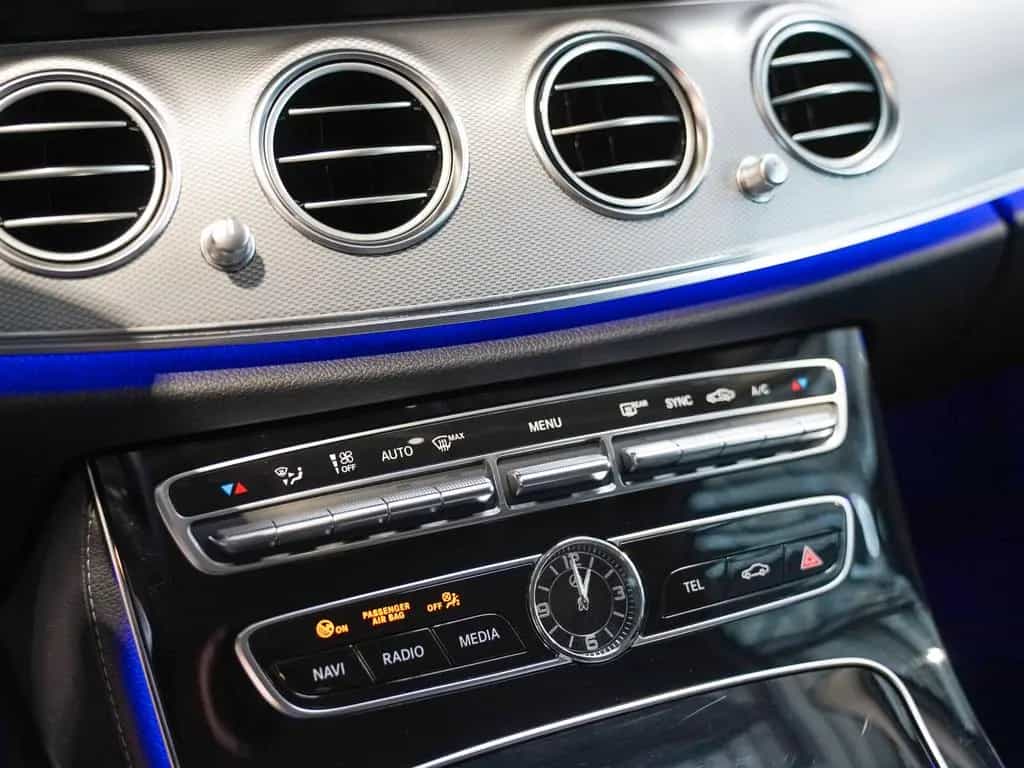 Mercedes-Benz E-Class 200 T AMG Line MULTIBEAM Kamera Totwinkel DAB 11/2019-photo-24