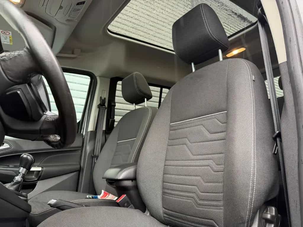 Ford Tourneo Conecct Titanium Pano*Navi*Kamera*AHK* 06/2018-photo-3