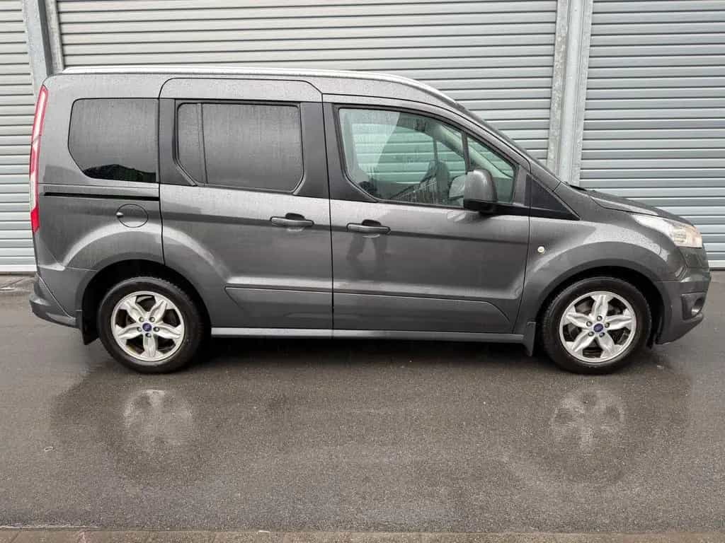 Ford Tourneo Conecct Titanium Pano*Navi*Kamera*AHK* 06/2018-photo-5