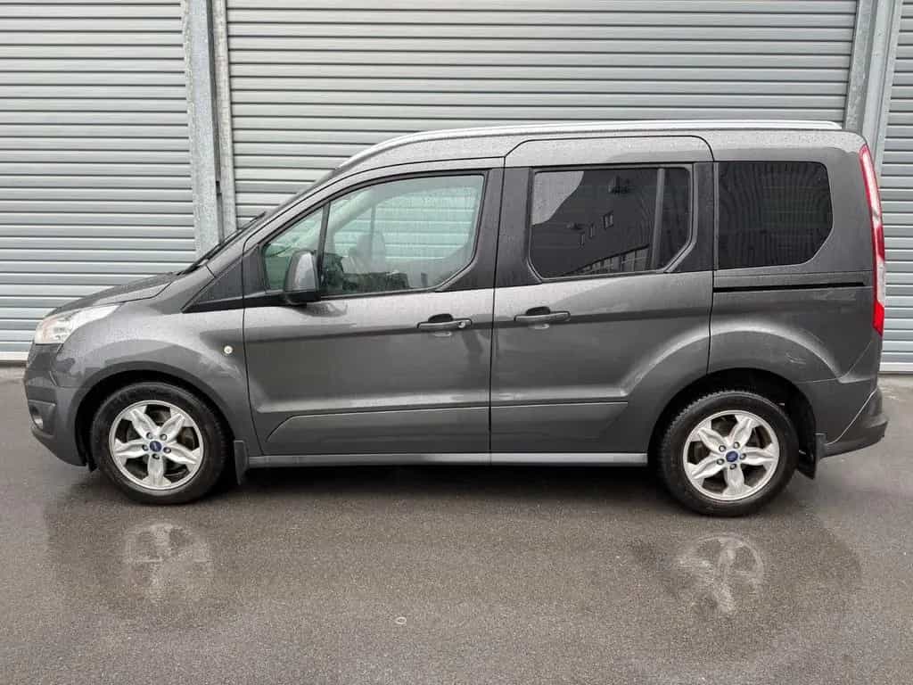 Ford Tourneo Conecct Titanium Pano*Navi*Kamera*AHK* 06/2018-photo-6