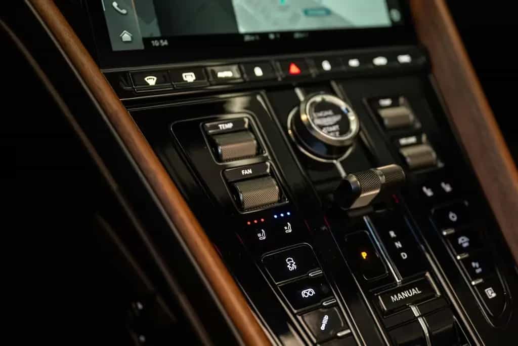Aston Martin DB12 VOLANTE 4.0 V8 08/2024-photo-24