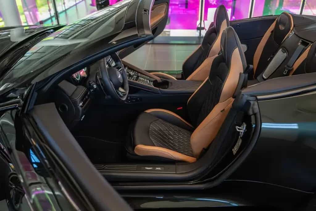 Aston Martin DB12 VOLANTE 4.0 V8 08/2024-photo-28