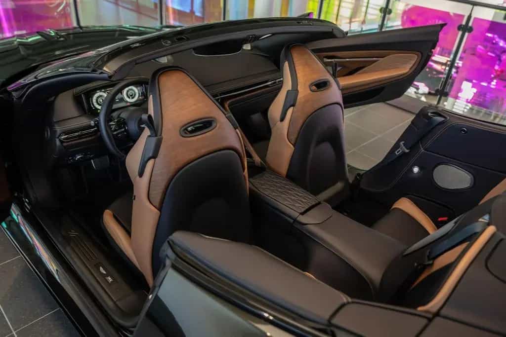 Aston Martin DB12 VOLANTE 4.0 V8 08/2024-photo-33