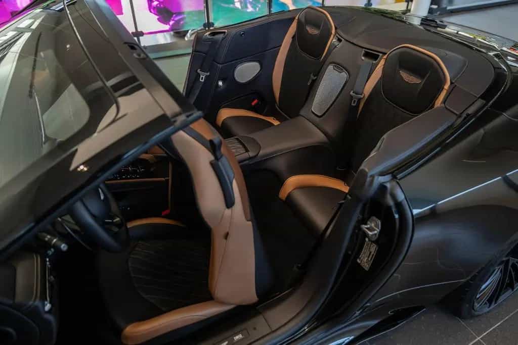 Aston Martin DB12 VOLANTE 4.0 V8 08/2024-photo-38