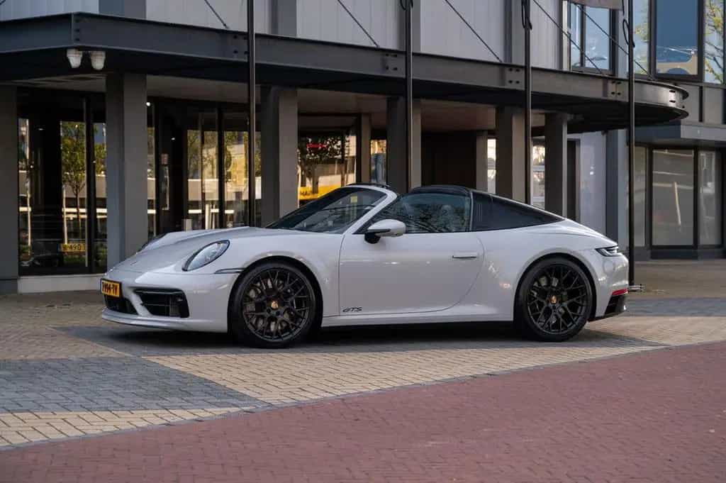 Porsche 992 992 Targa 4 GTS 09/2023-photo-12