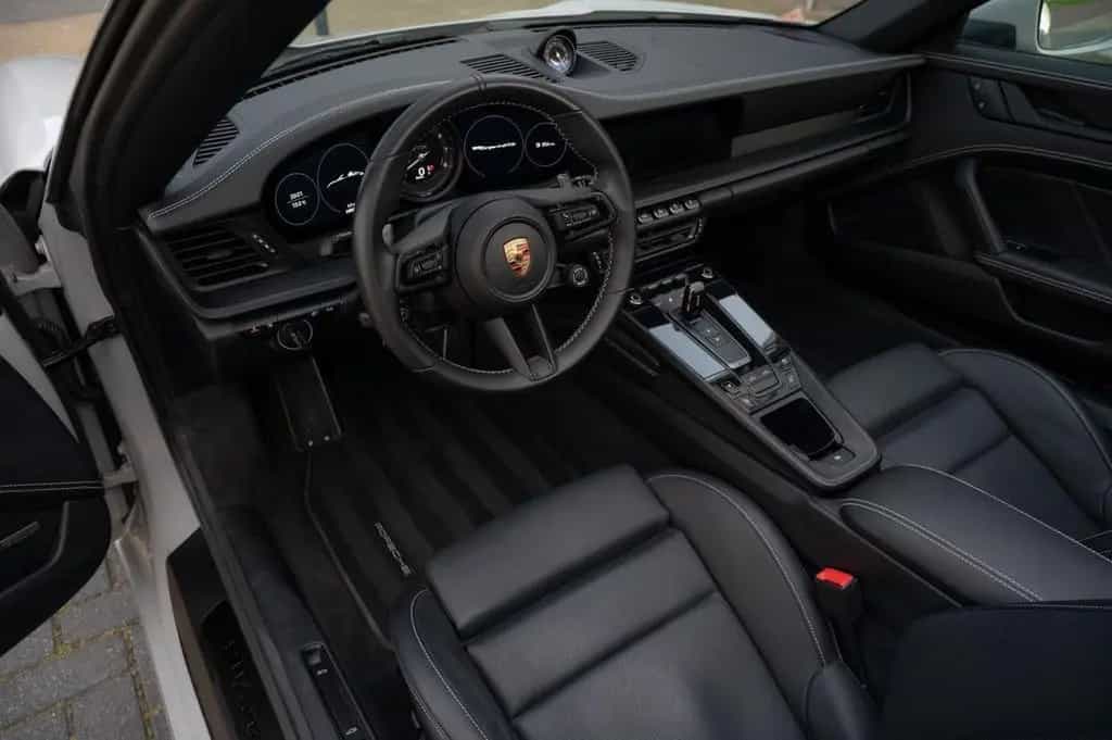 Porsche 992 992 Targa 4 GTS 09/2023-photo-13