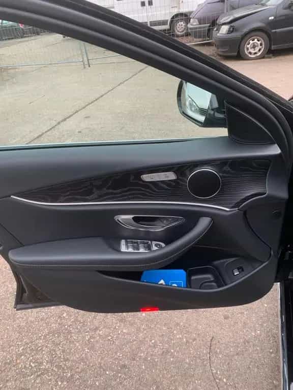 Mercedes-Benz E-Class E200 08/2017-photo-13
