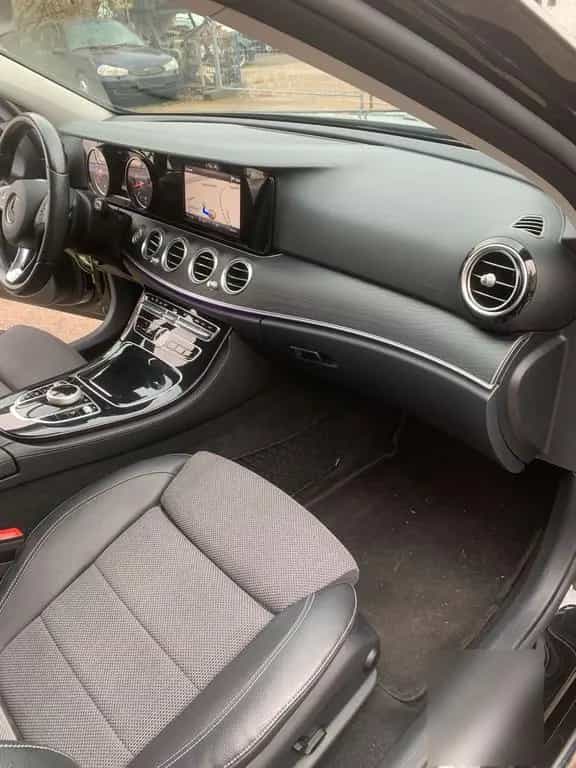 Mercedes-Benz E-Class E200 08/2017-photo-8