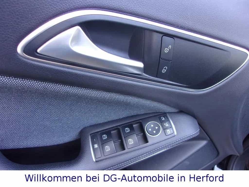 Mercedes-Benz GLA-Class 180 Style,Klima,Navi,Tel,Winterpak,Pdc v+h 03/2019-photo-7