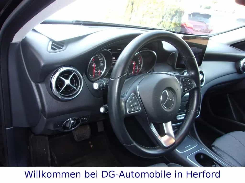 Mercedes-Benz GLA-Class 180 Style,Klima,Navi,Tel,Winterpak,Pdc v+h 03/2019-photo-9