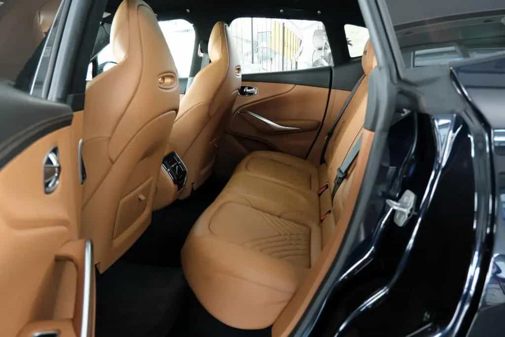 Aston Martin DBX 4.0 V8 Sitzbelüftung Bi-Color DeutschesFZ 09/2021-photo-11