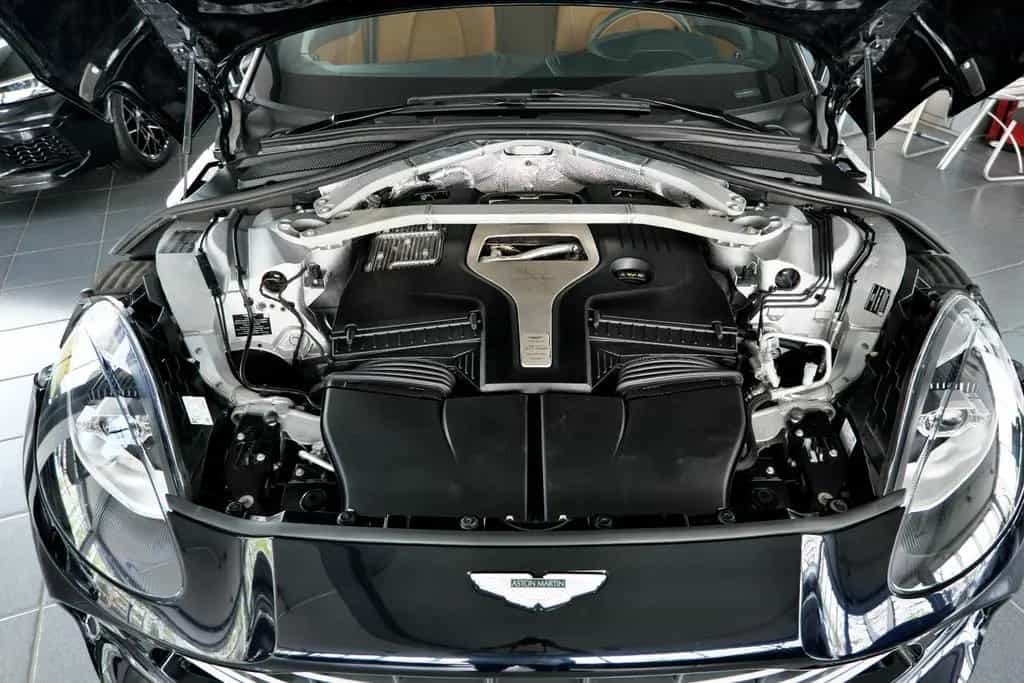 Aston Martin DBX 4.0 V8 Sitzbelüftung Bi-Color DeutschesFZ 09/2021-photo-19