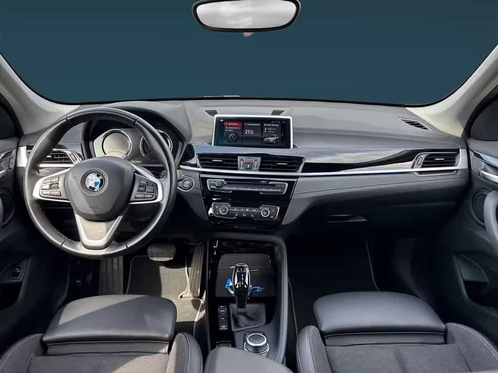 BMW X1 20 d xDrive Sport Line AHK-abnehmbar Navi LED 03/2021-photo-13