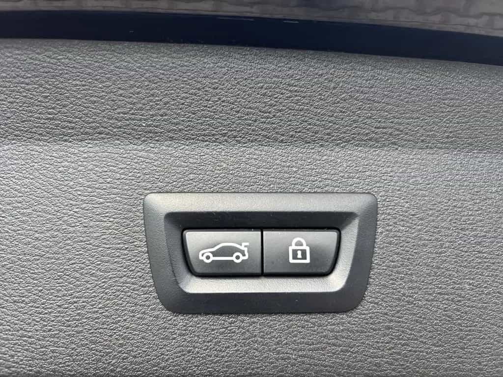 BMW X1 20 d xDrive Sport Line AHK-abnehmbar Navi LED 03/2021-photo-15