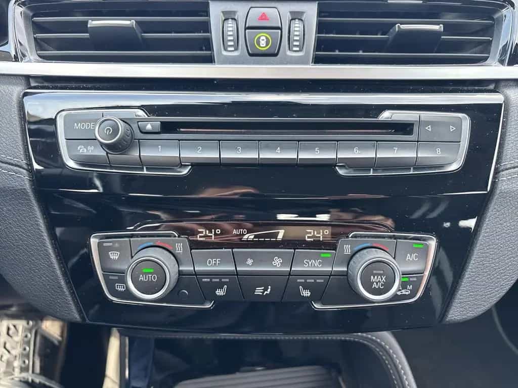 BMW X1 20 d xDrive Sport Line AHK-abnehmbar Navi LED 03/2021-photo-20