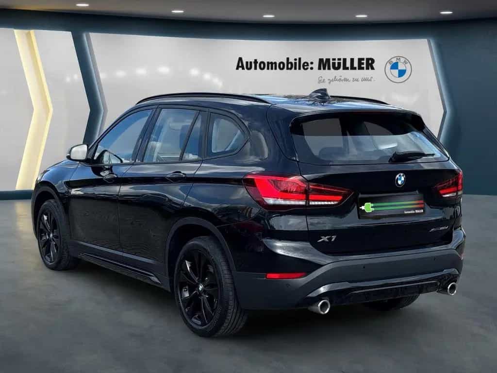 BMW X1 20 d xDrive Sport Line AHK-abnehmbar Navi LED 03/2021-photo-4