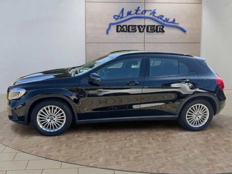 Mercedes-Benz GLA-Class 180 Navi/Winterpaket 10/2019-photo-1