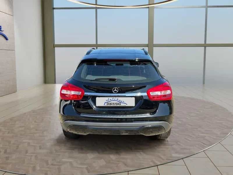 Mercedes-Benz GLA-Class 180 Navi/Winterpaket 10/2019-photo-3