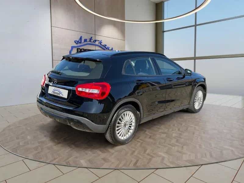 Mercedes-Benz GLA-Class 180 Navi/Winterpaket 10/2019-photo-4