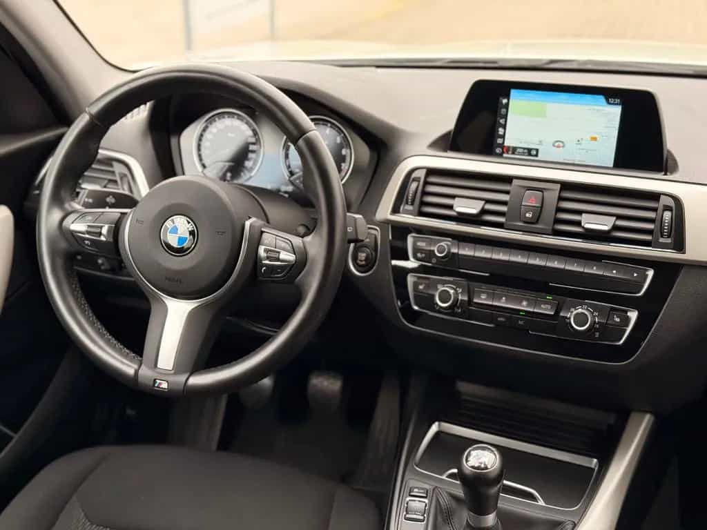 BMW 1 Series 118 i Advantage/Navi/PDC/SHZ/Alu/M-Lenkrad/Bluet 02/2019-photo-24