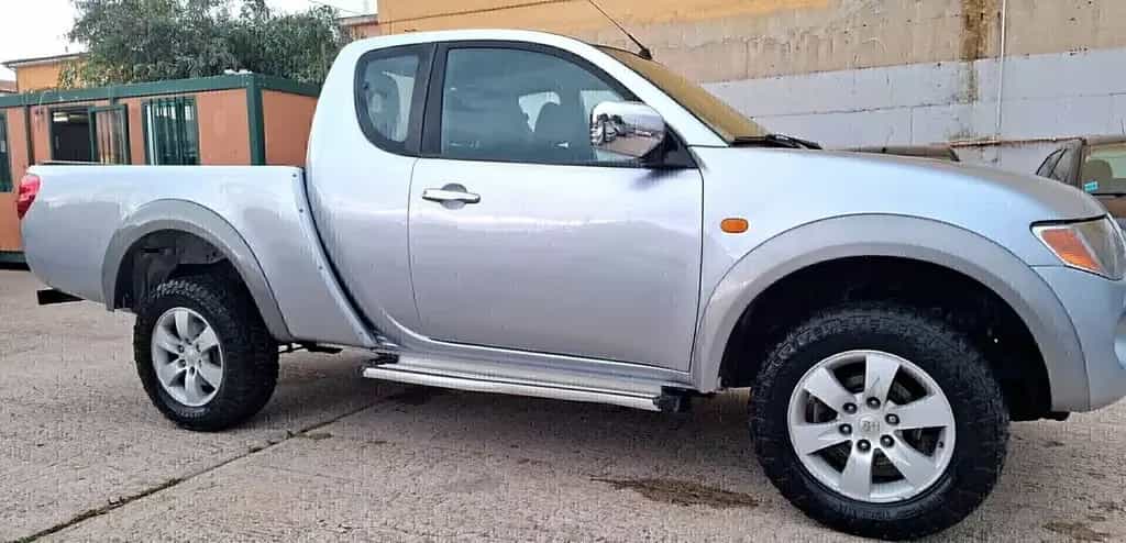 Mitsubishi L200 L200 2.5 DI-D/136CV Club Cab Invite 09/2008-photo-1