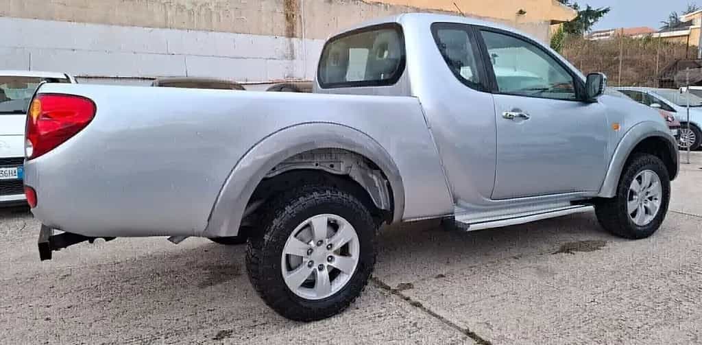 Mitsubishi L200 L200 2.5 DI-D/136CV Club Cab Invite 09/2008-photo-4