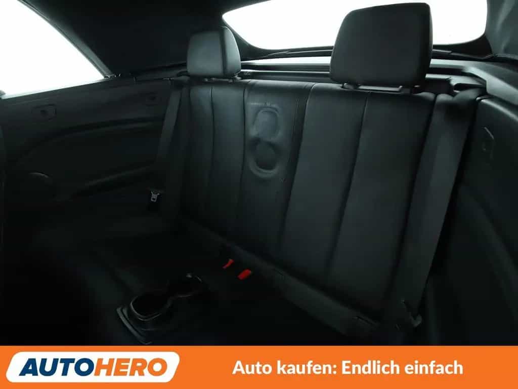 BMW 2 Series 218i Sport Line Aut.*BiXENON*TEMPO*PDC*SHZ* 07/2015-photo-13
