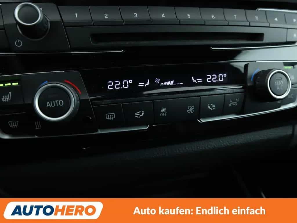 BMW 2 Series 218i Sport Line Aut.*BiXENON*TEMPO*PDC*SHZ* 07/2015-photo-21