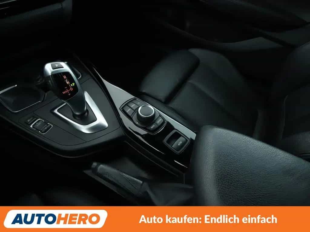 BMW 2 Series 218i Sport Line Aut.*BiXENON*TEMPO*PDC*SHZ* 07/2015-photo-22