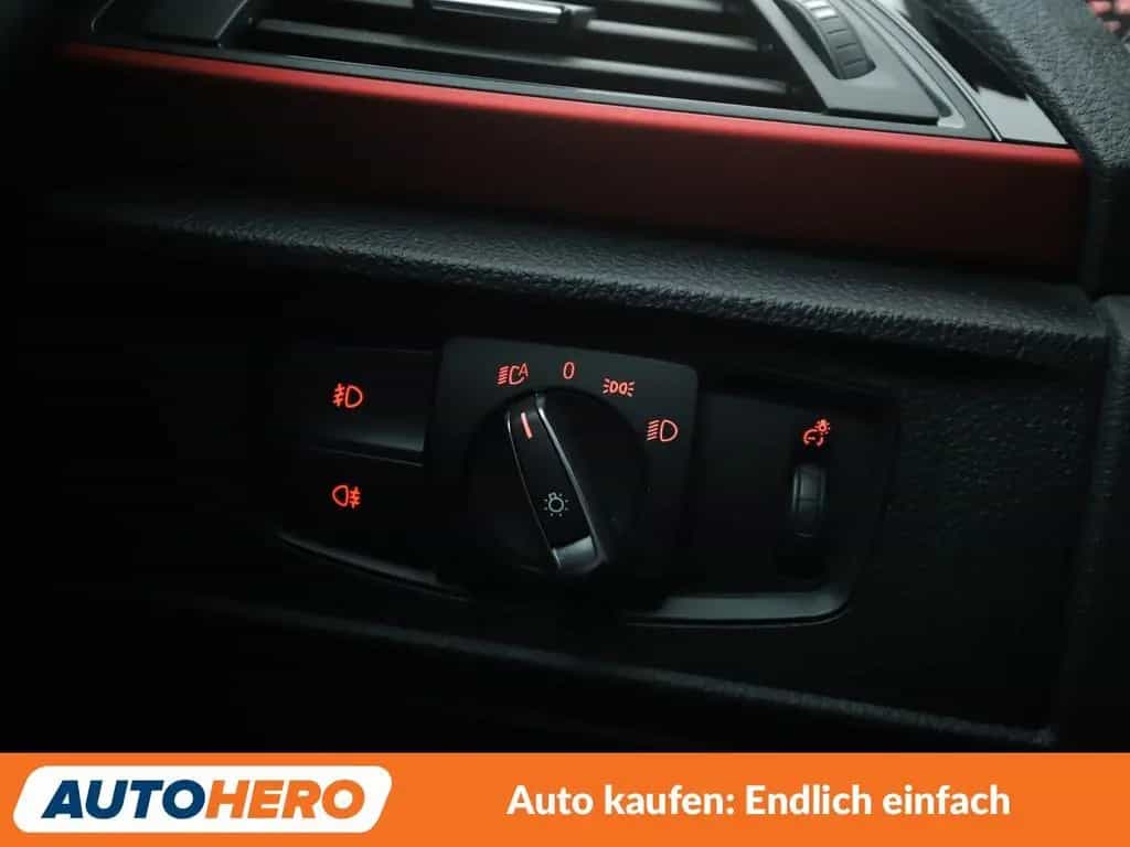 BMW 2 Series 218i Sport Line Aut.*BiXENON*TEMPO*PDC*SHZ* 07/2015-photo-24