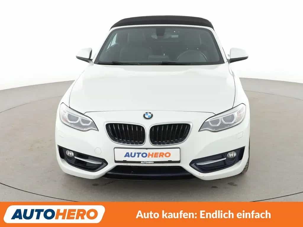 BMW 2 Series 218i Sport Line Aut.*BiXENON*TEMPO*PDC*SHZ* 07/2015-photo-8