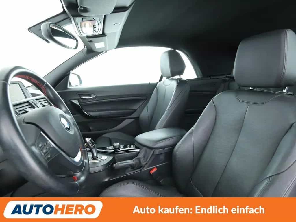 BMW 2 Series 218i Sport Line Aut.*BiXENON*TEMPO*PDC*SHZ* 07/2015-photo-9