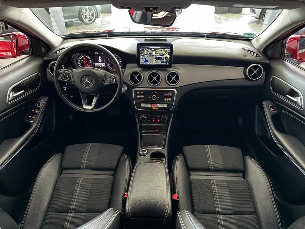 Mercedes-Benz GLA 200 7G-DCT SPORTPAKET URBAN NAVI LED KAMERA 01/2020-photo-17