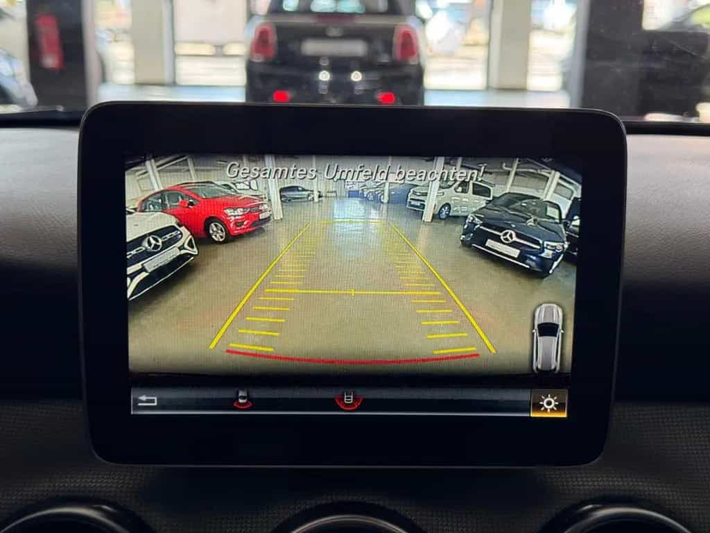 Mercedes-Benz GLA 200 7G-DCT SPORTPAKET URBAN NAVI LED KAMERA 01/2020-photo-32