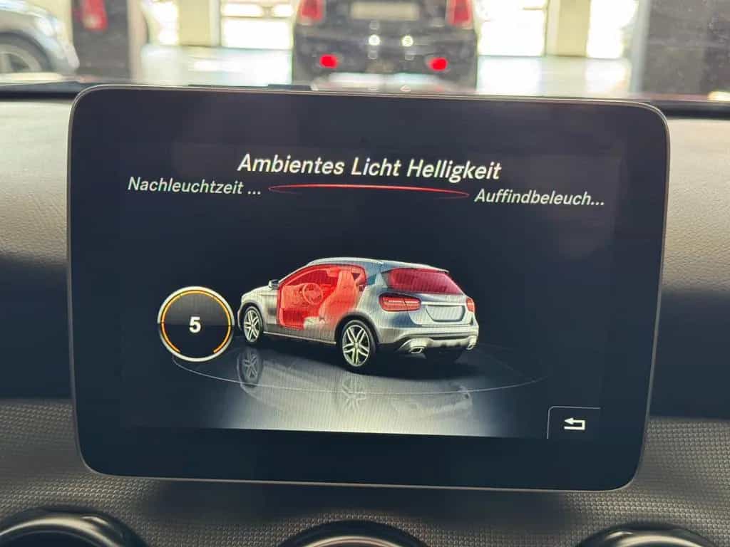 Mercedes-Benz GLA 200 7G-DCT SPORTPAKET URBAN NAVI LED KAMERA 01/2020-photo-35