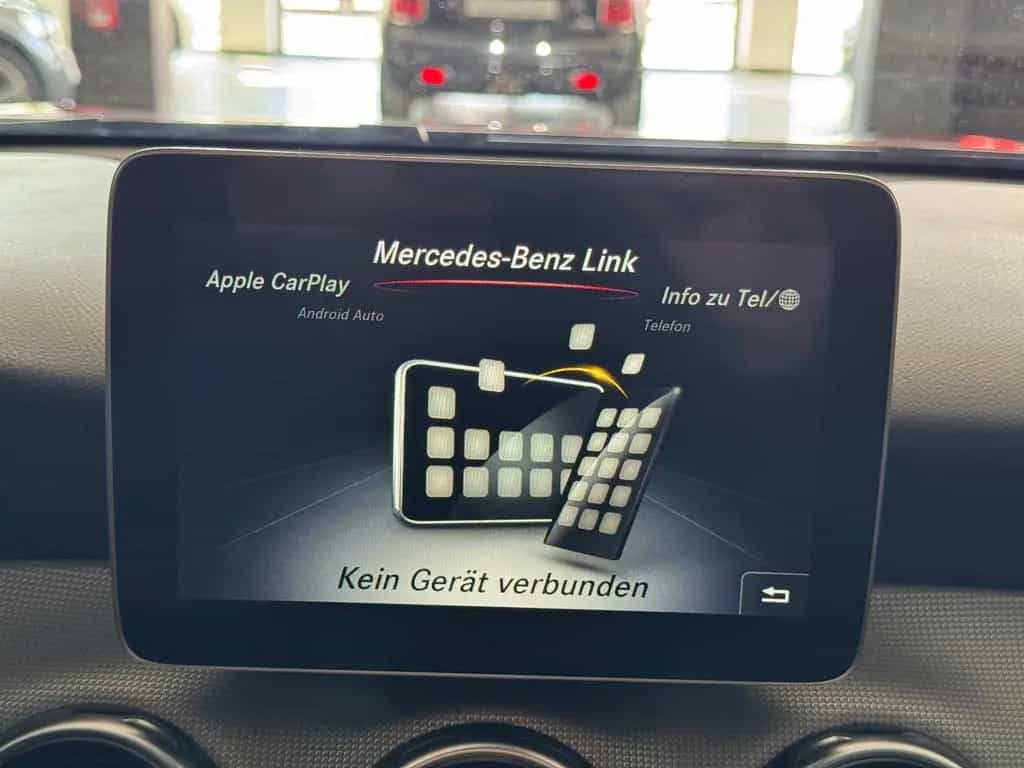 Mercedes-Benz GLA 200 7G-DCT SPORTPAKET URBAN NAVI LED KAMERA 01/2020-photo-38