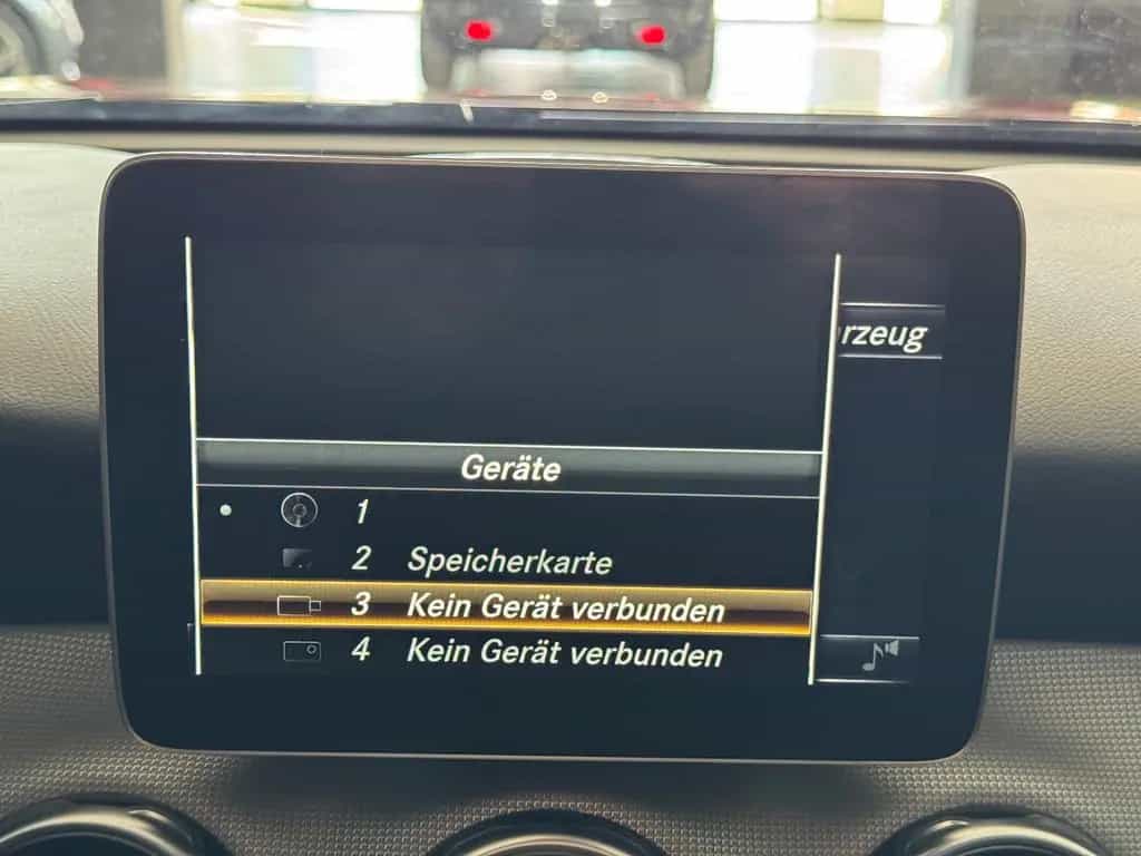 Mercedes-Benz GLA 200 7G-DCT SPORTPAKET URBAN NAVI LED KAMERA 01/2020-photo-42