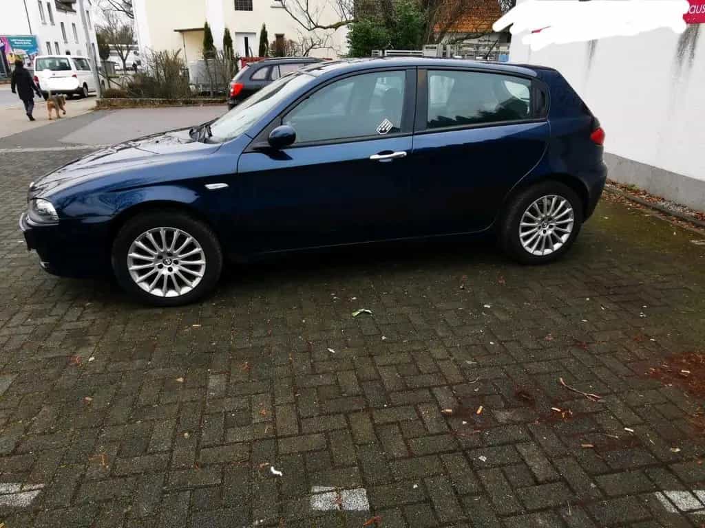 Alfa Romeo 147 1.6 Spark TÜV 04 2027 03/2009-photo-10