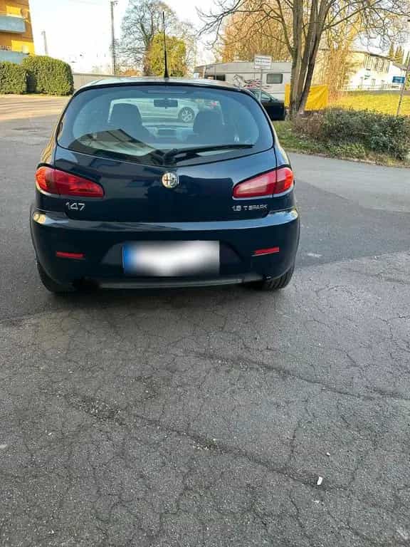 Alfa Romeo 147 1.6 Spark TÜV 04 2027 03/2009-photo-2