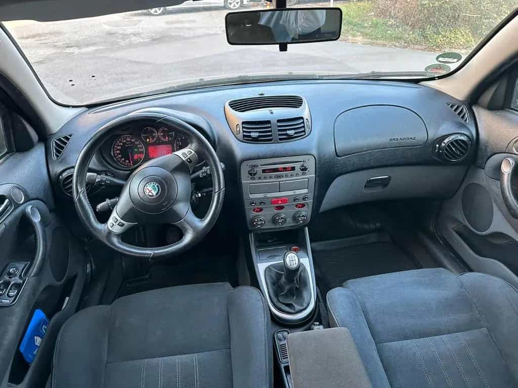 Alfa Romeo 147 1.6 Spark TÜV 04 2027 03/2009-photo-4