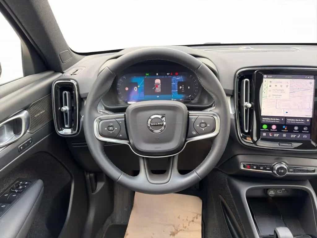 Volvo XC40 B3 Black Edition Plus, AHK Pano 20"LM-Felge 04/2025-photo-13