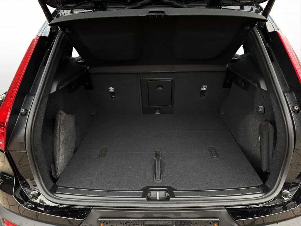 Volvo XC40 B3 Black Edition Plus, AHK Pano 20"LM-Felge 04/2025-photo-20
