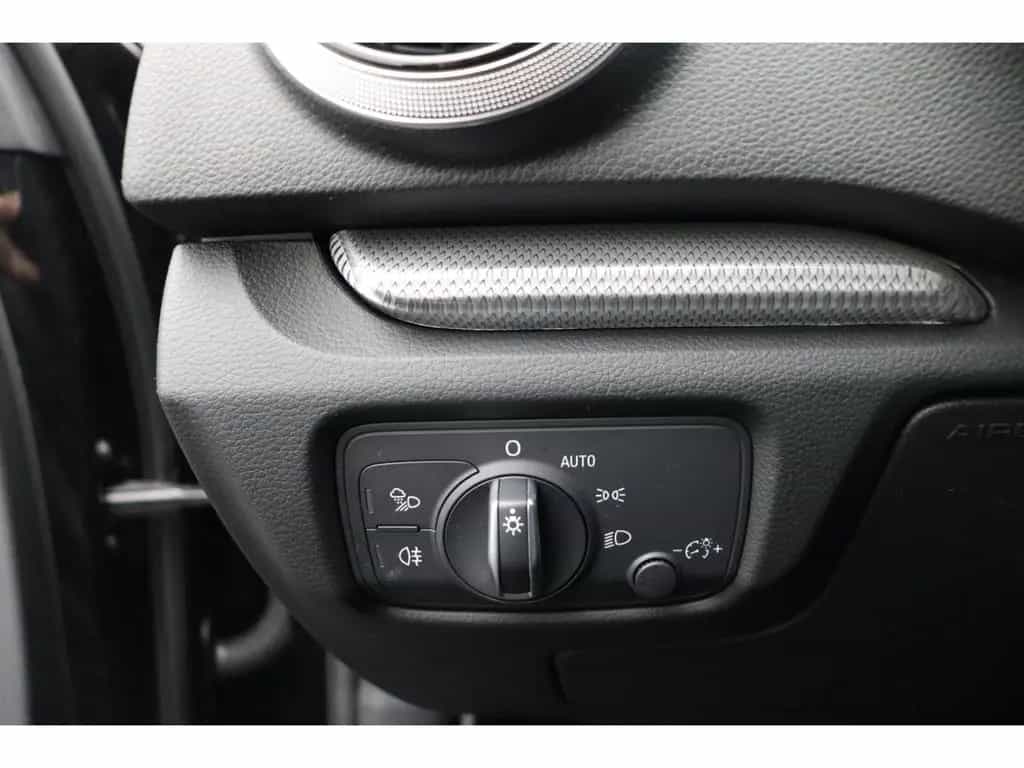 Audi A3 Sportback 30 TFSI 2-Zonen-Klimaautom 02/2019-photo-17