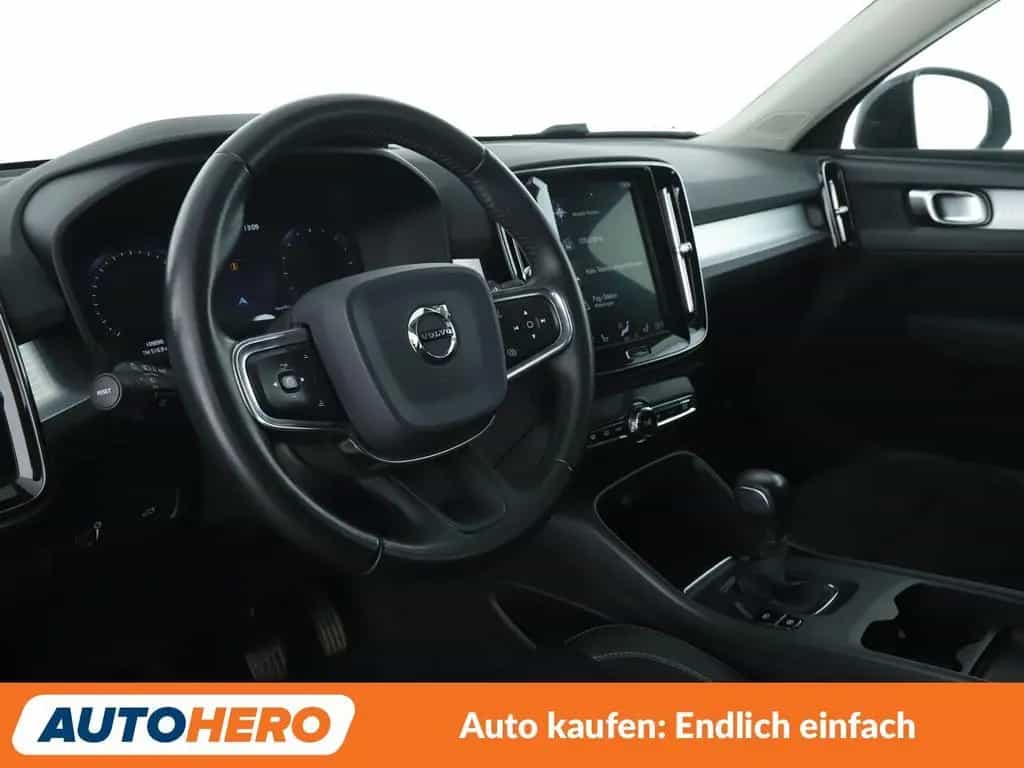 Volvo XC40 2.0 D3 Momentum Pro 2WD *NAV*TEMP*CAM*AHK* 01/2020-photo-9