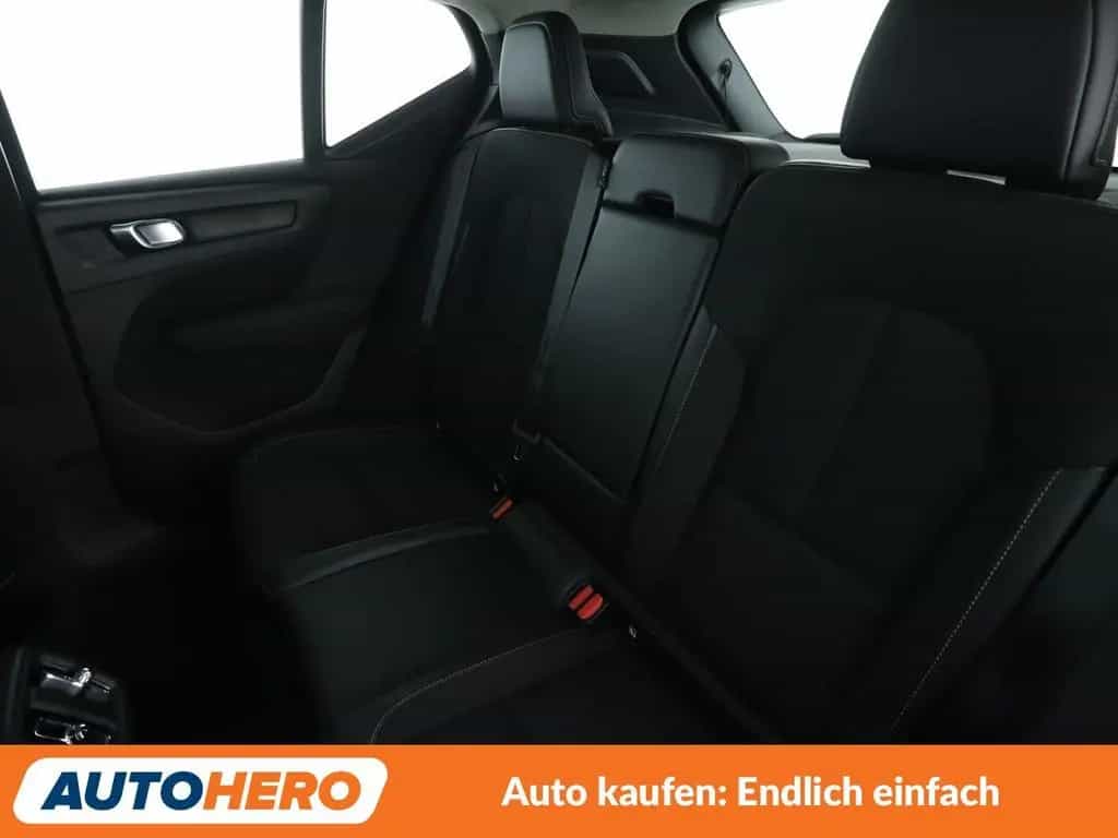 Volvo XC40 2.0 D3 Momentum Pro 2WD *NAV*TEMP*CAM*AHK* 01/2020-photo-12