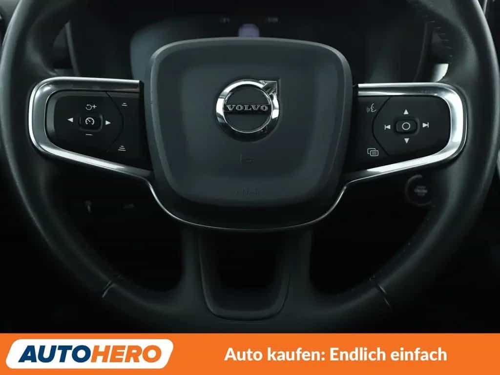 Volvo XC40 2.0 D3 Momentum Pro 2WD *NAV*TEMP*CAM*AHK* 01/2020-photo-17
