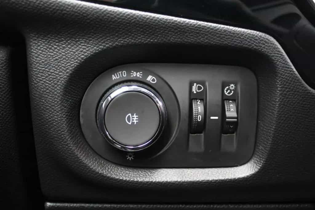 Opel Corsa F Edition (Navi,Kamera,Sitzheizung,LED) 03/2021-photo-17