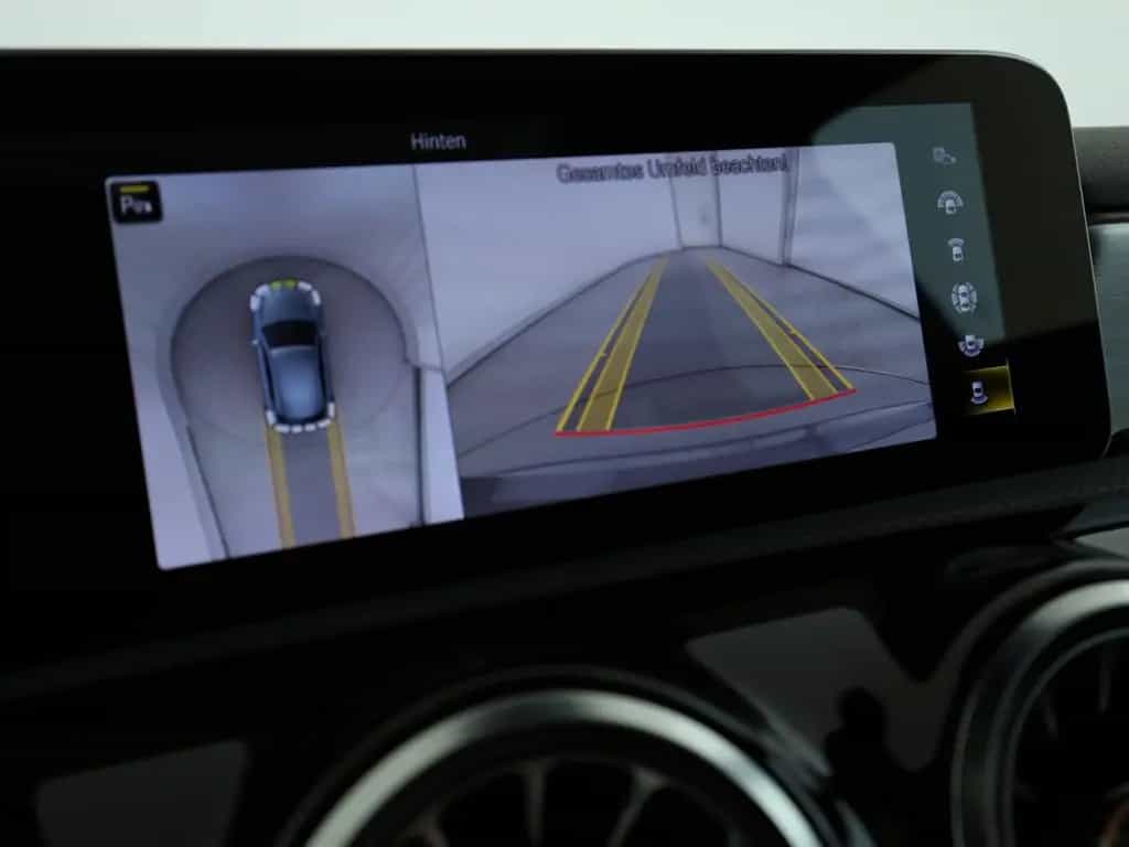 Mercedes-Benz A-Class 35 AMG 4M Panorama*Multibeam*Standheizung*360° 10/2019-photo-22
