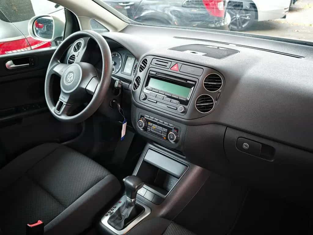 Volkswagen Golf Plus VI Trendline TÜV 02/2028 11/2010-photo-29